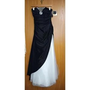 NWOT! Jump Apparel Dress Womens Size 1/2 Prom Collection Black & White Tier...